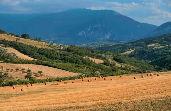 Abruzzo a Apulia ao longo do Tratturo Magno - Italia
